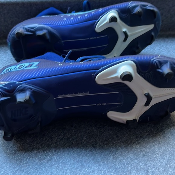 Nike Mercurial Kids Cleats size 4.5. EXCELLENT CONDITION - Picture 3 of 5